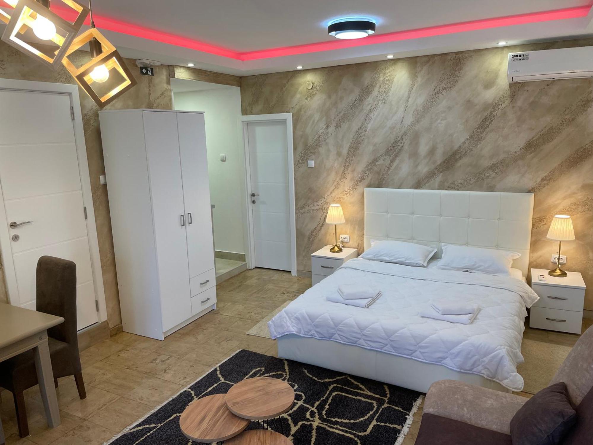 Bora Apartmani - Free Parking - City Center فرانيي المظهر الخارجي الصورة